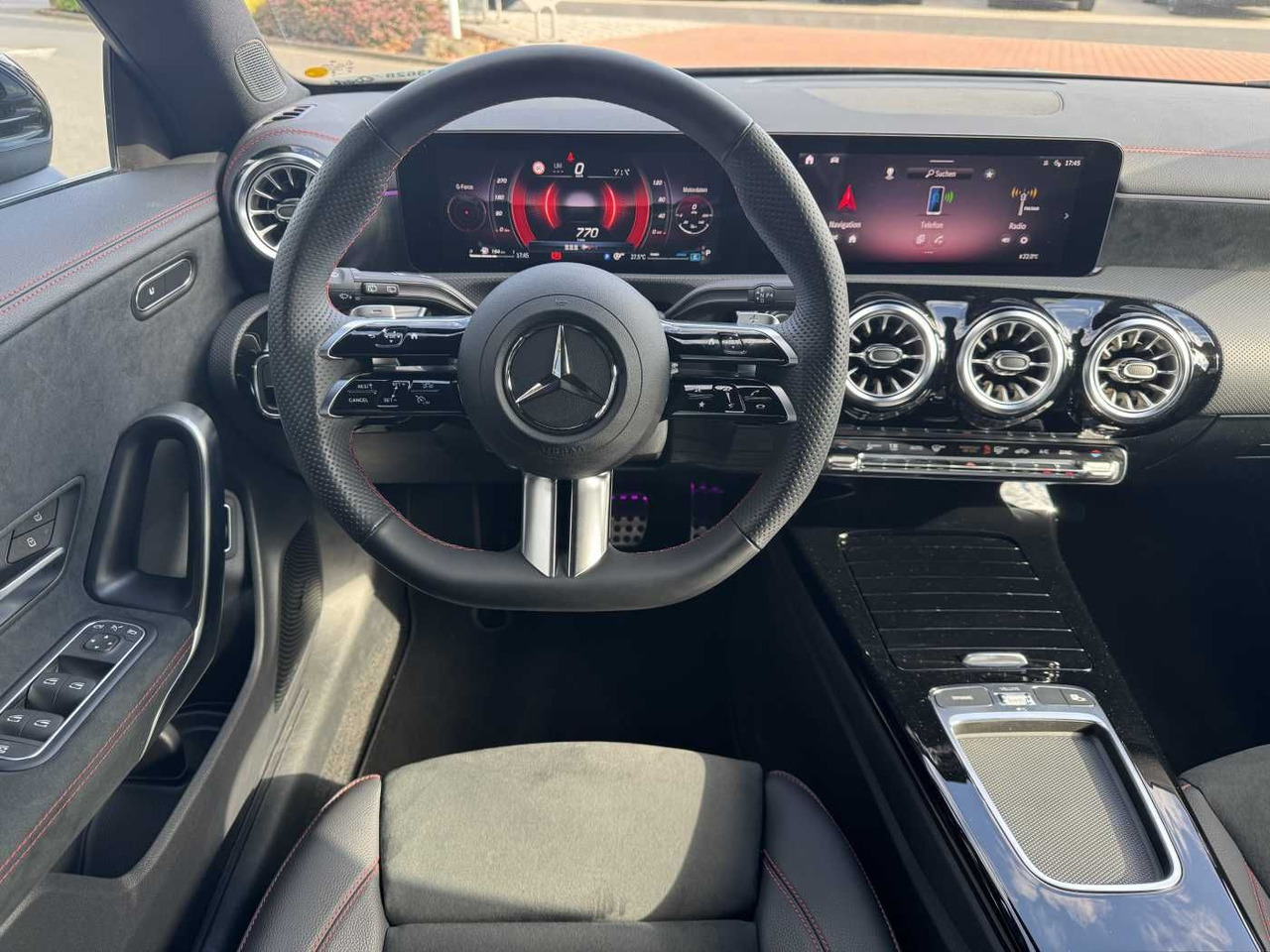 Vieglā automašīna Mercedes-Benz CLA 180 Shooting Brake+AMG+Distr+AHK+RFK+: foto 12