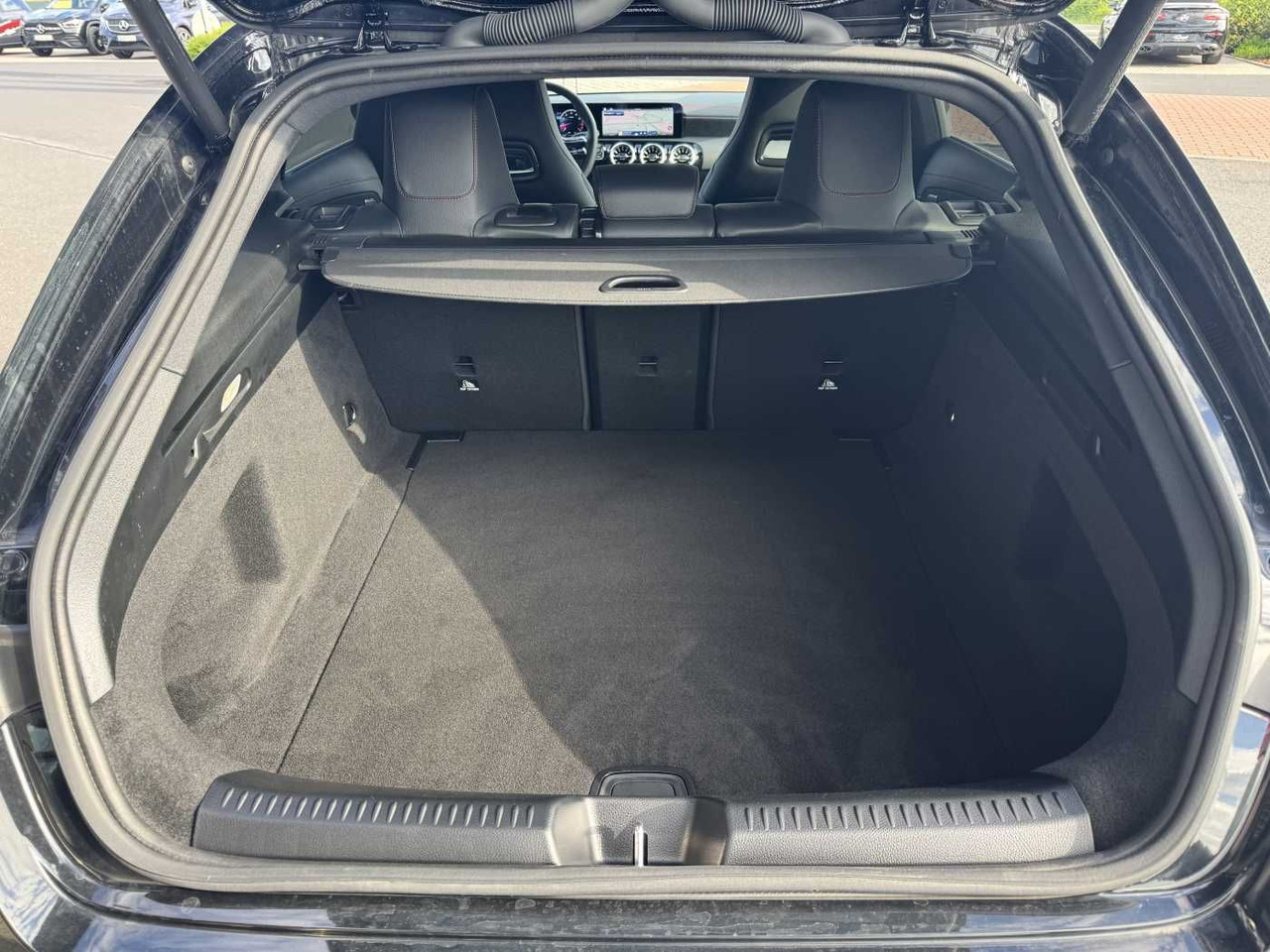 Vieglā automašīna Mercedes-Benz CLA 180 Shooting Brake+AMG+Distr+AHK+RFK+: foto 8