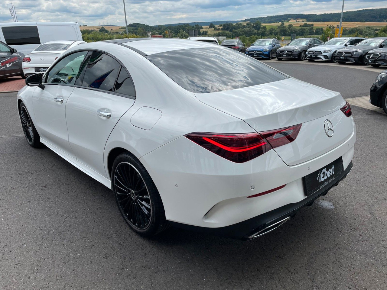 Mercedes-Benz CLA 200 AMG Pano+R-Kamera+19" - Vieglā automašīna: foto 3 Mercedes-Benz CLA 200 AMG Pano+R-Kamera+19" - Vieglā automašīna: foto 3