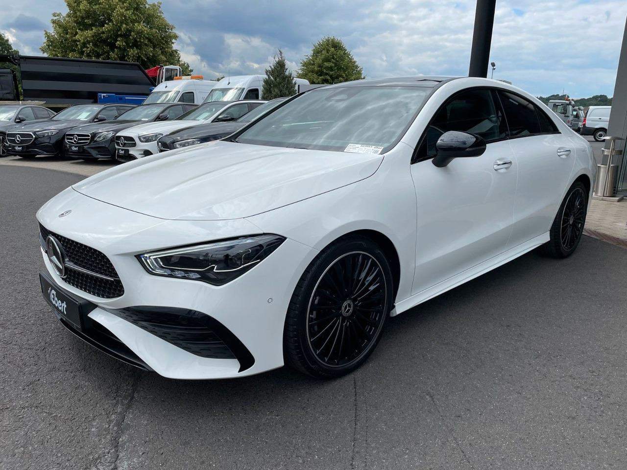 Mercedes-Benz CLA 200 AMG Pano+R-Kamera+19" - Vieglā automašīna: foto 2 Mercedes-Benz CLA 200 AMG Pano+R-Kamera+19" - Vieglā automašīna: foto 2