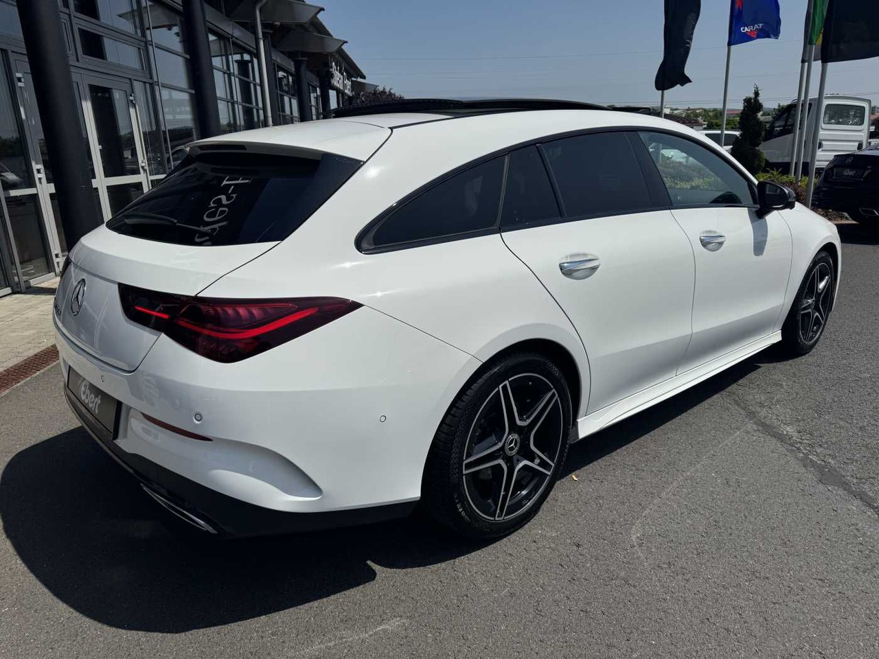 Mercedes-Benz CLA 220d Shooting Brake AMG+Pano+Distr+AHK+uvm. - Vieglā automašīna: foto 4 Mercedes-Benz CLA 220d Shooting Brake AMG+Pano+Distr+AHK+uvm. - Vieglā automašīna: foto 4