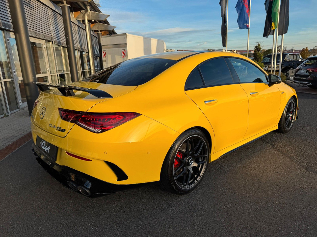 Mercedes-Benz CLA 45 AMG+Aerodynamic+Pano+Burm+Multikontur+ - Kupeja: foto 4 Mercedes-Benz CLA 45 AMG+Aerodynamic+Pano+Burm+Multikontur+ - Kupeja: foto 4