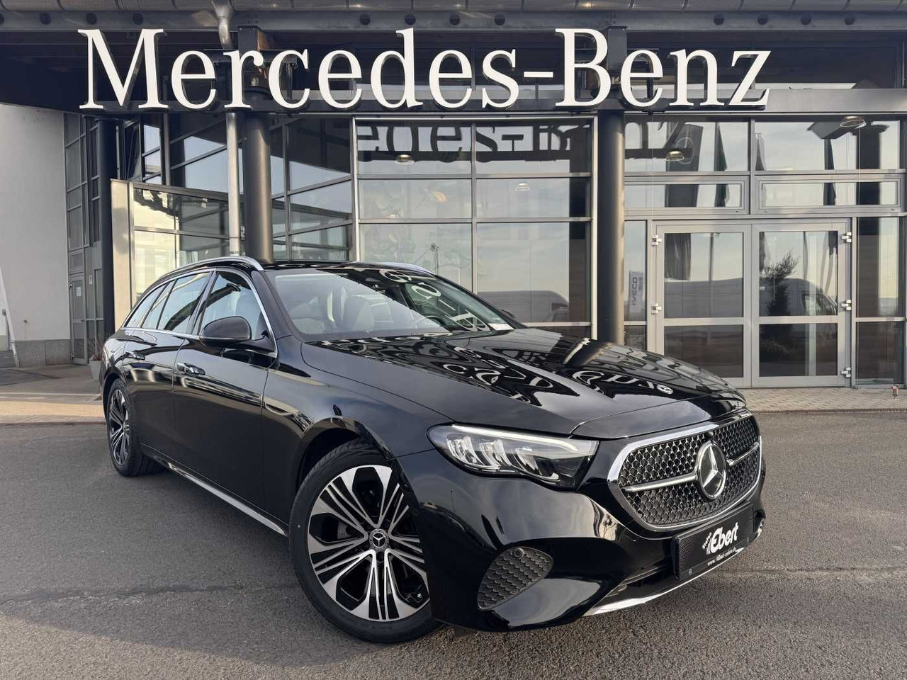 Mercedes-Benz E 200 T AVANTGARDE+DistrPlus+Pano+ AHK+Ambiente - Vieglā automašīna: foto 1 Mercedes-Benz E 200 T AVANTGARDE+DistrPlus+Pano+ AHK+Ambiente - Vieglā automašīna: foto 1