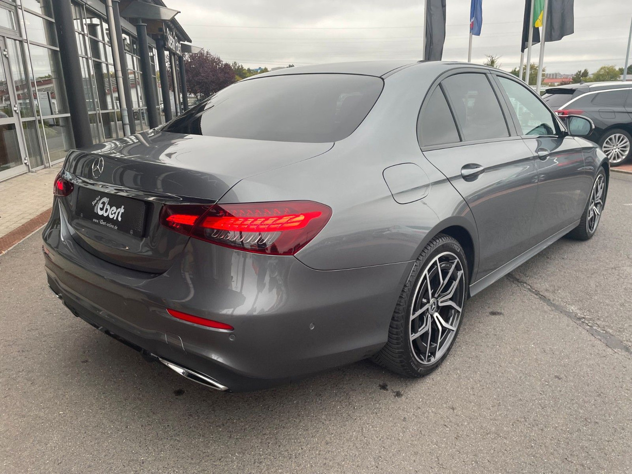 Mercedes-Benz E 220 d AMG+MBeam+Pano+Distr+R-Kamera - Sedans: foto 4 Mercedes-Benz E 220 d AMG+MBeam+Pano+Distr+R-Kamera - Sedans: foto 4