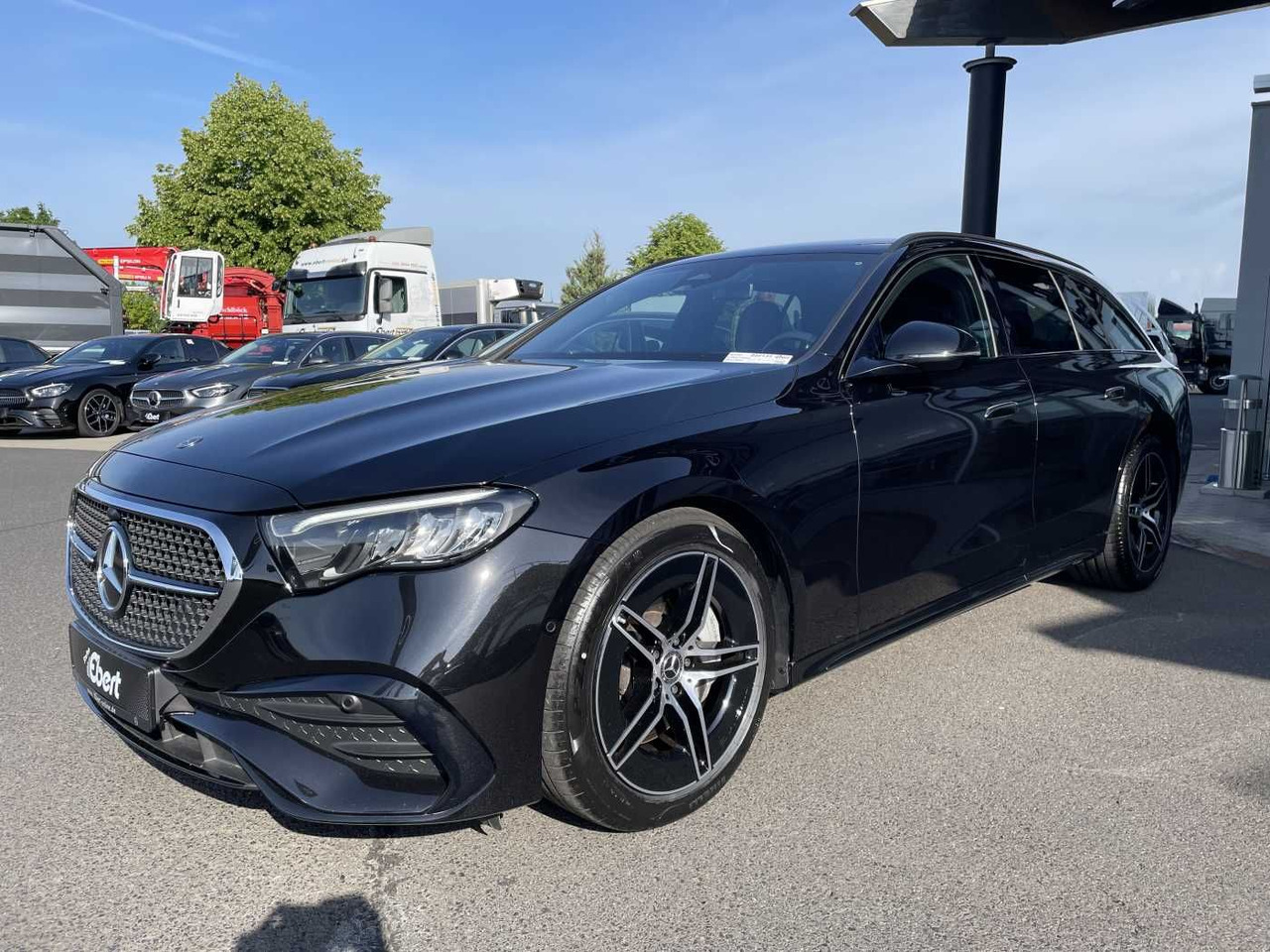 Mercedes-Benz E 220 d T AMG-Line AHK+Distr+R-Kamera +Ambiente+ - Vieglā automašīna: foto 2 Mercedes-Benz E 220 d T AMG-Line AHK+Distr+R-Kamera +Ambiente+ - Vieglā automašīna: foto 2