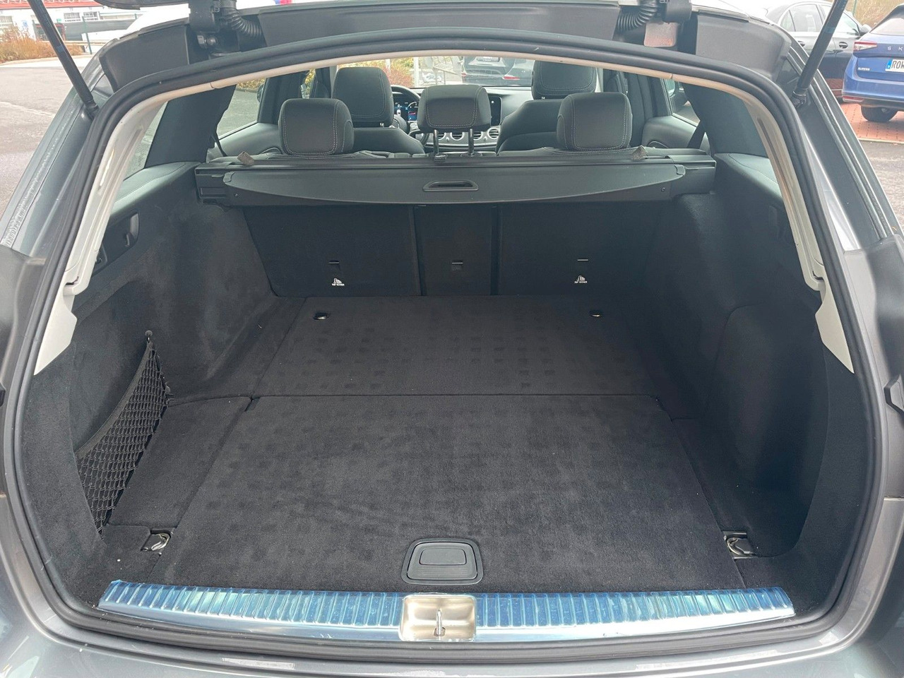 Mercedes-Benz E 220 d T Pano+Ambiente+Distr+360°+Comand+DAB - Universālis: foto 5 Mercedes-Benz E 220 d T Pano+Ambiente+Distr+360°+Comand+DAB - Universālis: foto 5