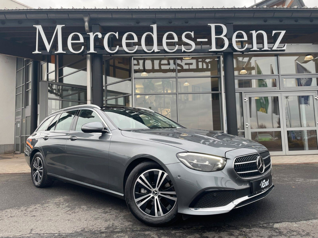 Mercedes-Benz E 220 d T Pano+Ambiente+Distr+360°+Comand+DAB - Universālis: foto 1 Mercedes-Benz E 220 d T Pano+Ambiente+Distr+360°+Comand+DAB - Universālis: foto 1