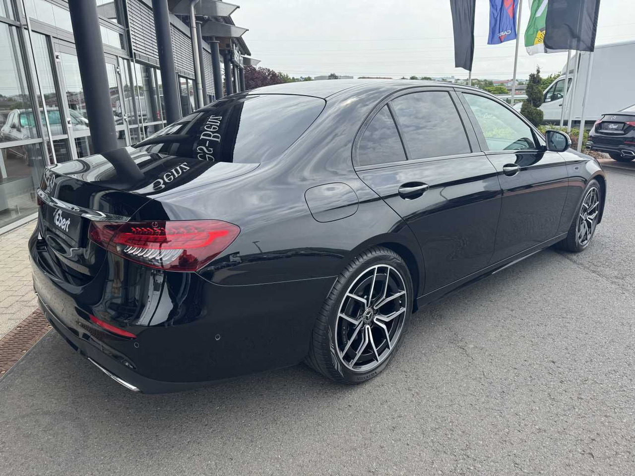 Mercedes-Benz E 220d AMG+Distr+Multibeam+Pano+ Ambiente+Night - Sedans: foto 4 Mercedes-Benz E 220d AMG+Distr+Multibeam+Pano+ Ambiente+Night - Sedans: foto 4