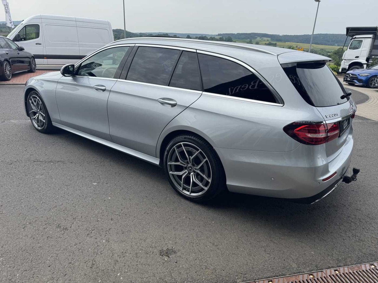 Mercedes-Benz E 220d T AMG+AHK+ESD+RKamera+TotW+ Ambiente - Vieglā automašīna: foto 3 Mercedes-Benz E 220d T AMG+AHK+ESD+RKamera+TotW+ Ambiente - Vieglā automašīna: foto 3