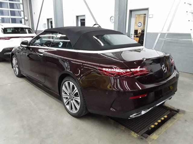 Mercedes-Benz E 400d Cabrio VOLL+AMG+Massage+Distr+Burm - Vieglā automašīna: foto 4 Mercedes-Benz E 400d Cabrio VOLL+AMG+Massage+Distr+Burm - Vieglā automašīna: foto 4