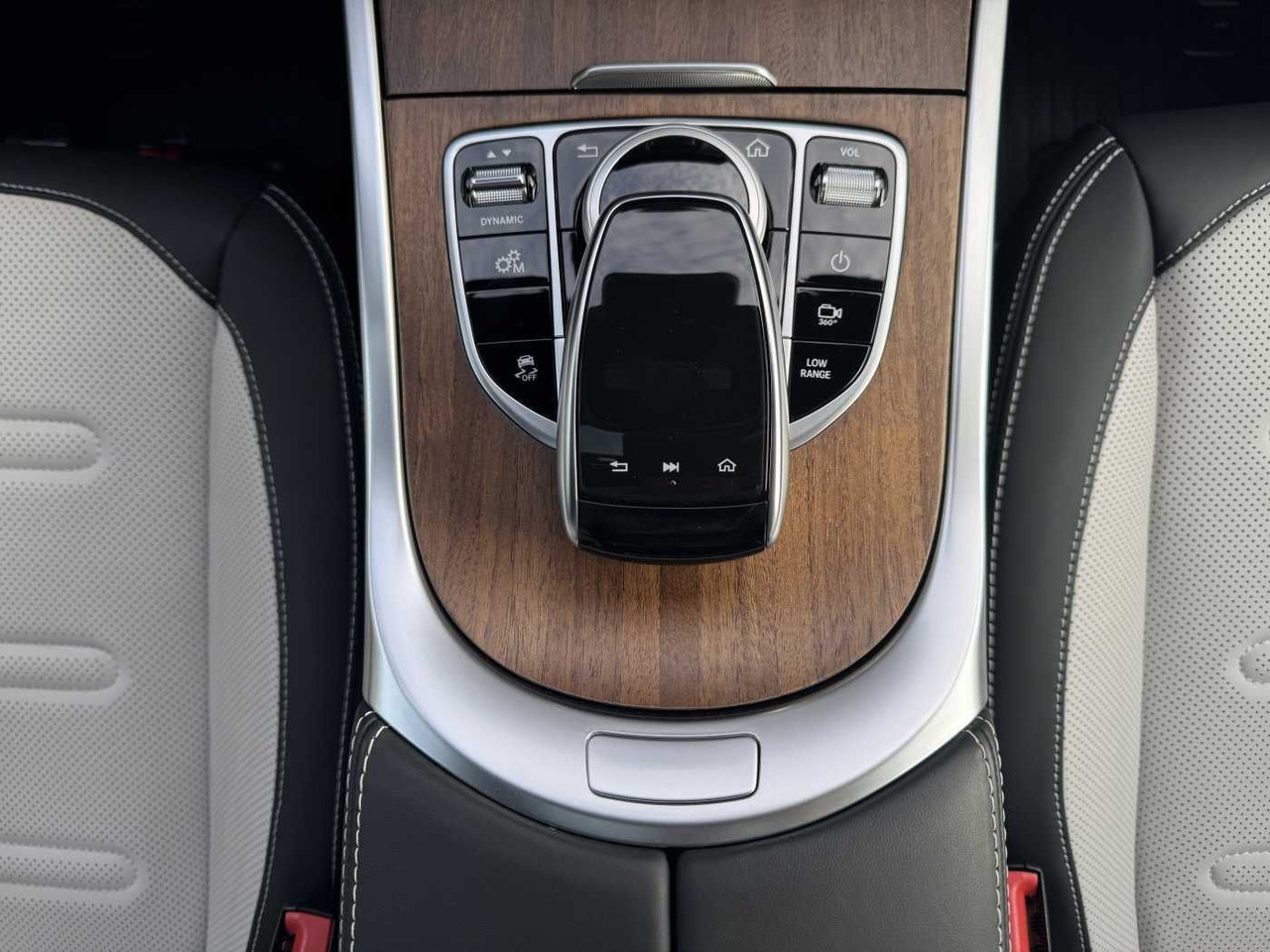 Jaunā SUV Mercedes-Benz G 500 PROFESSIONAL+DACH+BURM3D+AHK +StHz+360°+Sp: foto 14 Jaunā SUV Mercedes-Benz G 500 PROFESSIONAL+DACH+BURM3D+AHK +StHz+360°+Sp: foto 14