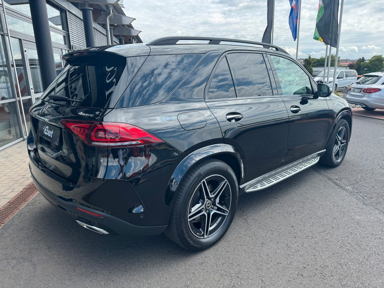 Mercedes-Benz GLE 350de 4M AMG+Pano+AHK+Burm+Distr++HUD+360+ - SUV: foto 4 Mercedes-Benz GLE 350de 4M AMG+Pano+AHK+Burm+Distr++HUD+360+ - SUV: foto 4