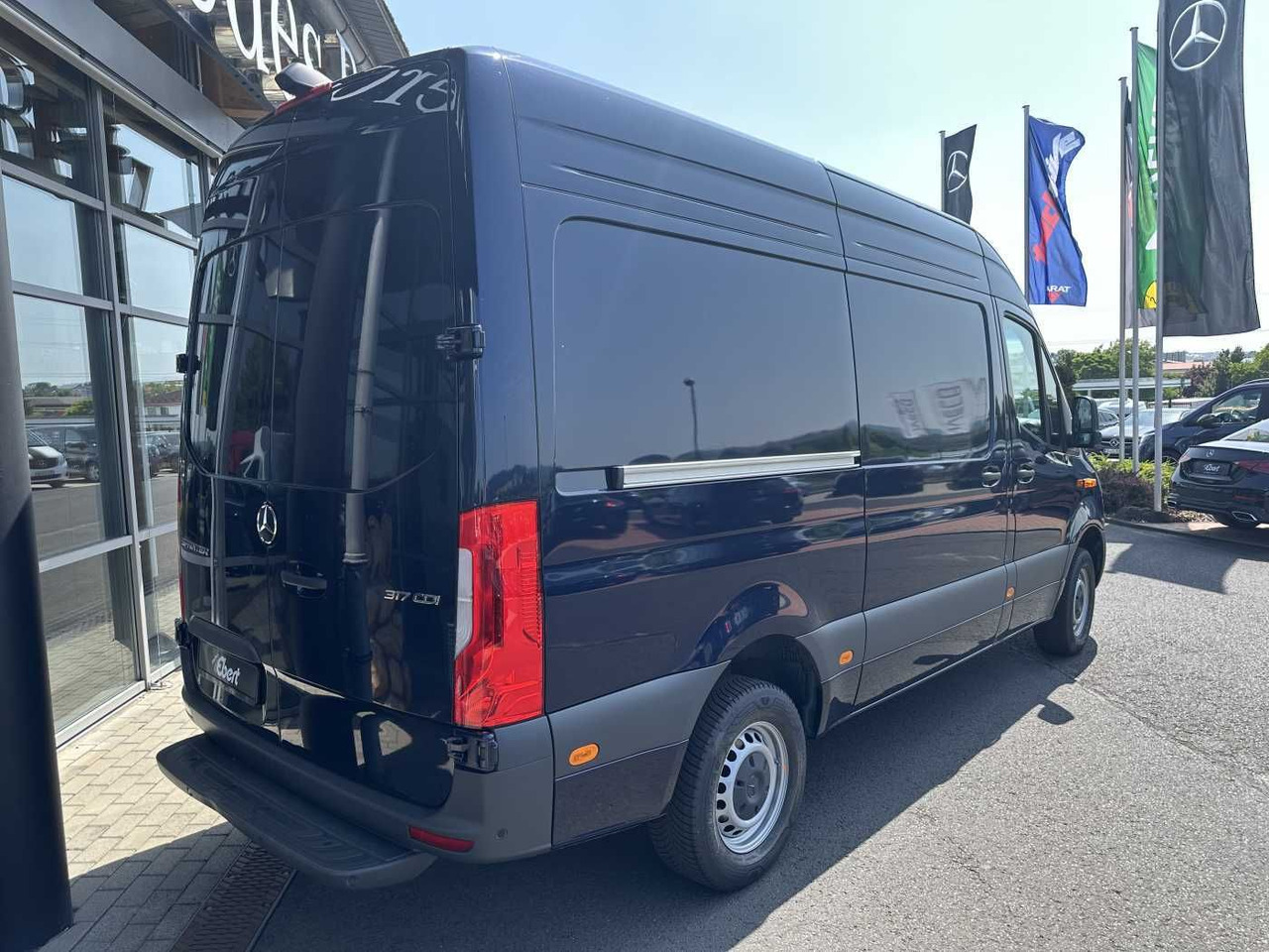 Mercedes-Benz Sprinter 317 CDI 3665 9G Klima Kamera MBUX LED - Kravas mikroautobuss: foto 4 Mercedes-Benz Sprinter 317 CDI 3665 9G Klima Kamera MBUX LED - Kravas mikroautobuss: foto 4