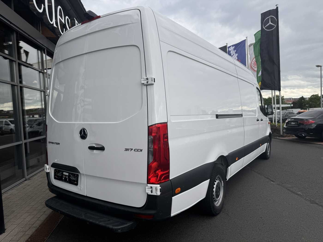 Mercedes-Benz Sprinter 317 CDI 4325 Klima Schwing 360 SHZ MBUX - Kravas mikroautobuss: foto 4 Mercedes-Benz Sprinter 317 CDI 4325 Klima Schwing 360 SHZ MBUX - Kravas mikroautobuss: foto 4