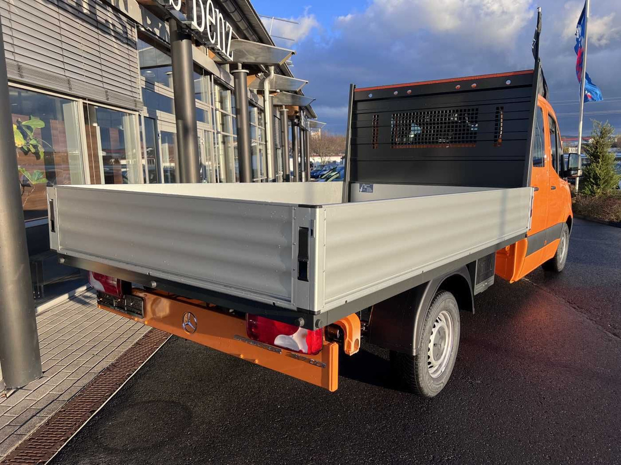 Mercedes-Benz Sprinter 317 CDI DoKa 4325 Klima MBUX Stdheiz - Automašīna ar kravas platformu, Kravas-pasažieru furgons: foto 4 Mercedes-Benz Sprinter 317 CDI DoKa 4325 Klima MBUX Stdheiz - Automašīna ar kravas platformu, Kravas-pasažieru furgons: foto 4