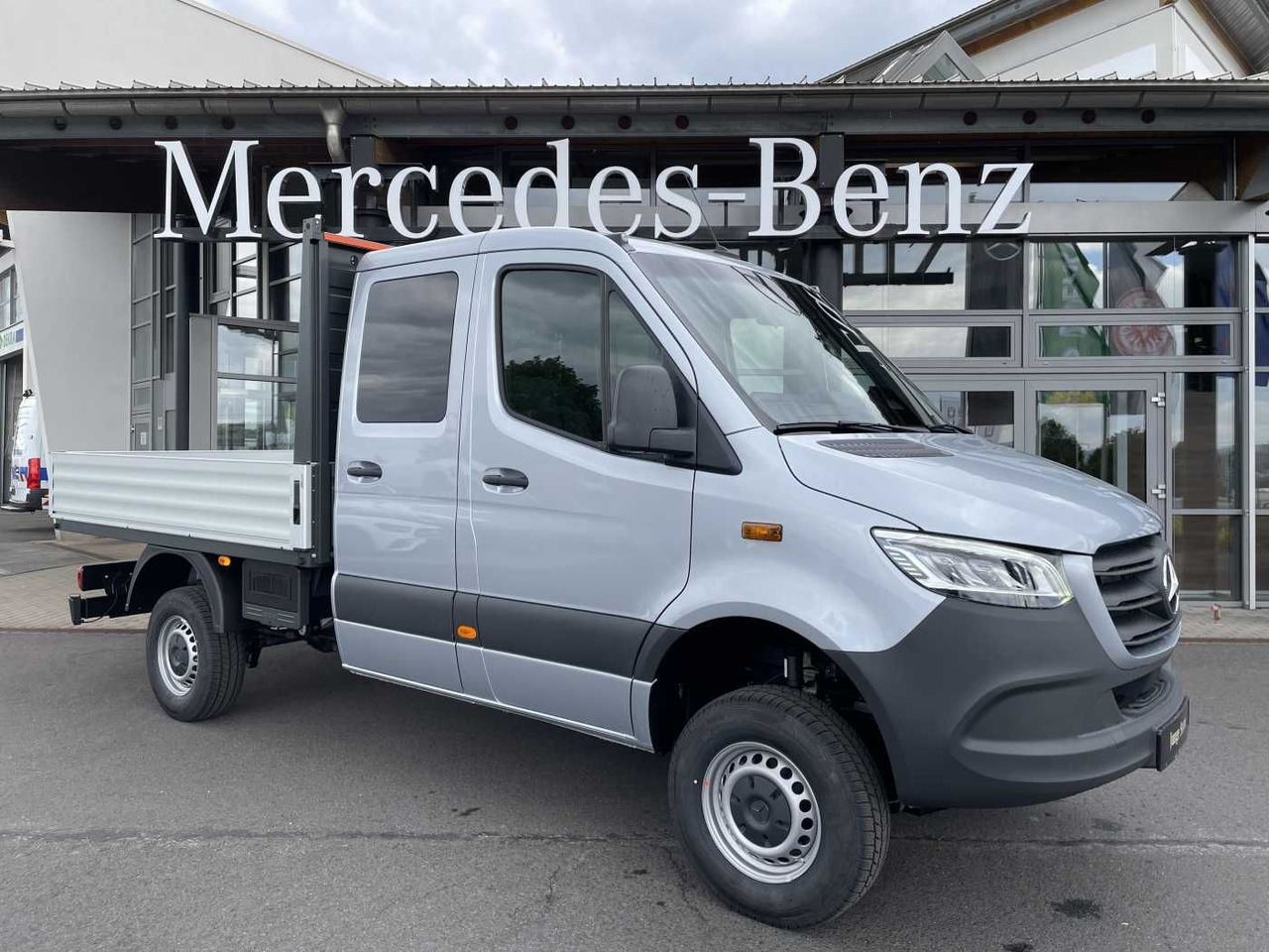 Mercedes-Benz Sprinter 319 CDI 4x4 DoKa Klima Stdheiz AHK LED - Automašīna ar kravas platformu: foto 1 Mercedes-Benz Sprinter 319 CDI 4x4 DoKa Klima Stdheiz AHK LED - Automašīna ar kravas platformu: foto 1