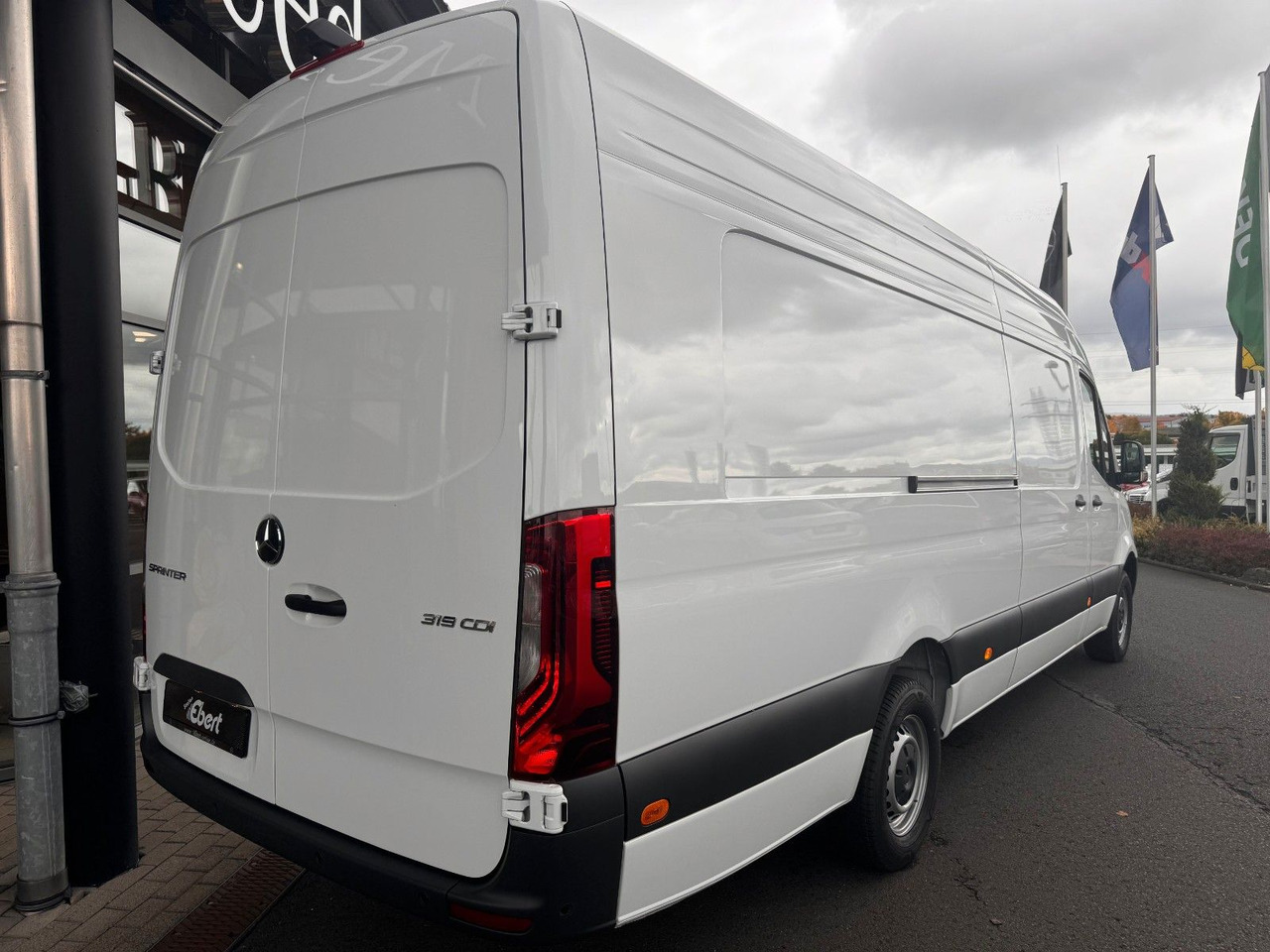 Mercedes-Benz Sprinter 319 CDI Extralang DISTRONIC Kamera LED - Kravas mikroautobuss: foto 4 Mercedes-Benz Sprinter 319 CDI Extralang DISTRONIC Kamera LED - Kravas mikroautobuss: foto 4