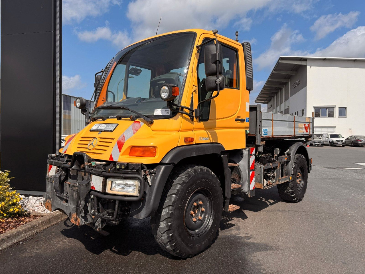 Mercedes-Benz Unimog U300 4x4 Vario-Pilot - Automašīna ar kravas platformu: foto 2 Mercedes-Benz Unimog U300 4x4 Vario-Pilot - Automašīna ar kravas platformu: foto 2