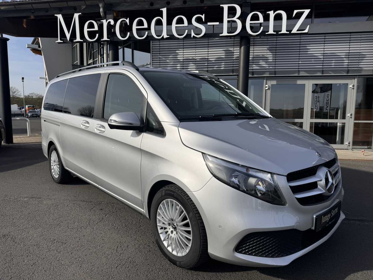 Mercedes-Benz V 220 d EDITION DISTRONIC MBUX Kamera 6Sitze - Vieglā automašīna: foto 1 Mercedes-Benz V 220 d EDITION DISTRONIC MBUX Kamera 6Sitze - Vieglā automašīna: foto 1