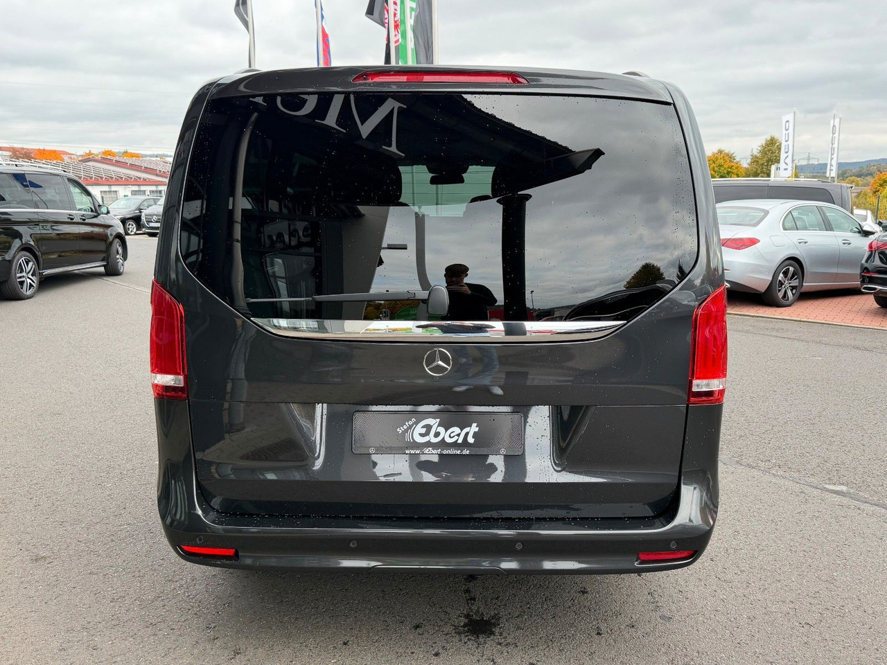 Mercedes-Benz V 250 AVANTGARDE ED AHK Tisch 6Sitze - Universālis: foto 5 Mercedes-Benz V 250 AVANTGARDE ED AHK Tisch 6Sitze - Universālis: foto 5