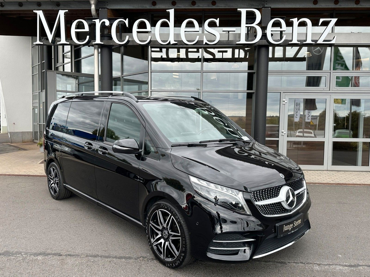 Mercedes-Benz V 250 d EDITION AMG Kompakt ILS elektr Türen - Universālis: foto 1 Mercedes-Benz V 250 d EDITION AMG Kompakt ILS elektr Türen - Universālis: foto 1