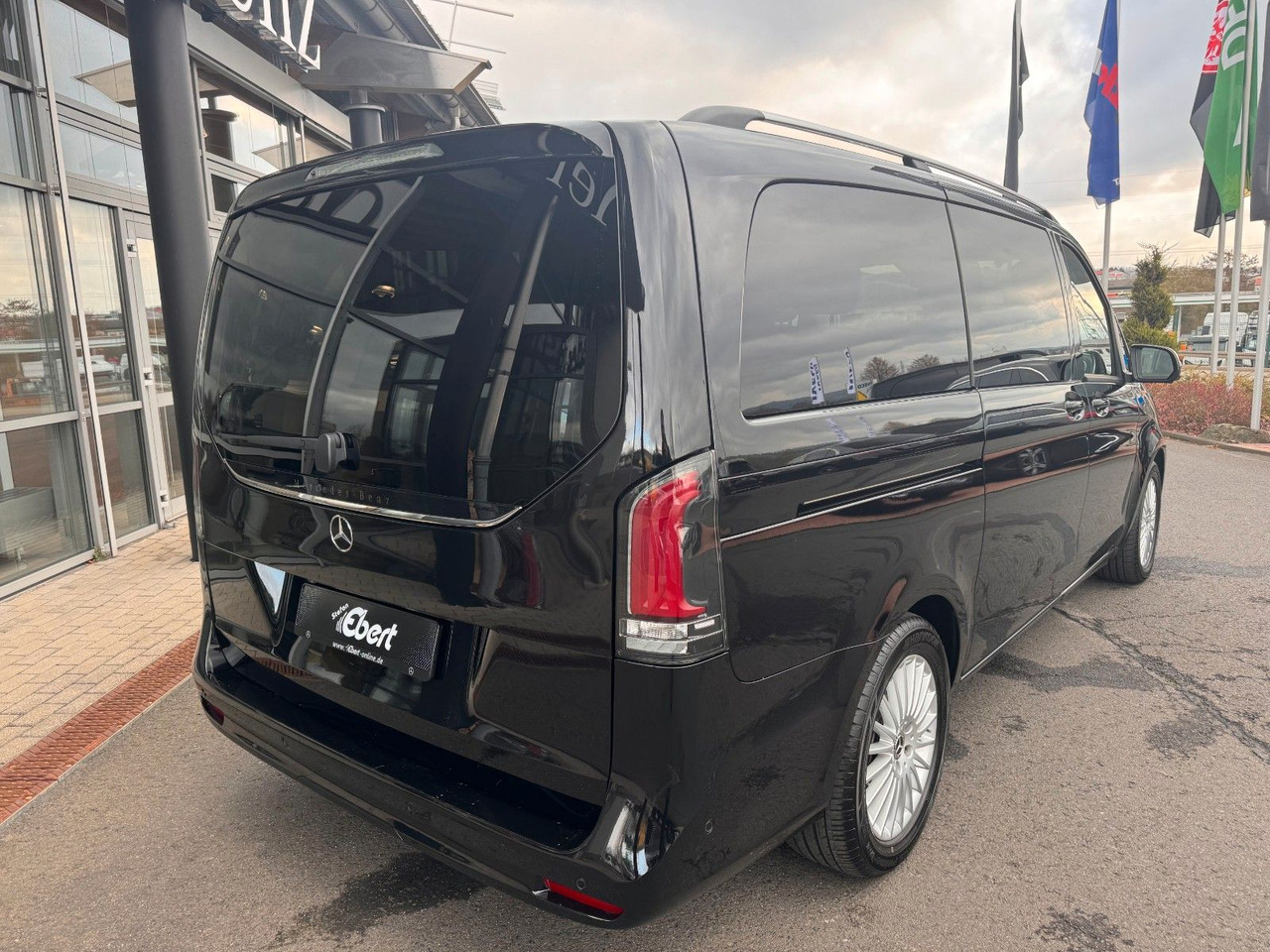 Mercedes-Benz V 250 d STYLE el.Tür AHK2,5 DISTRONIC 360Kamera - Universālis: foto 4 Mercedes-Benz V 250 d STYLE el.Tür AHK2,5 DISTRONIC 360Kamera - Universālis: foto 4