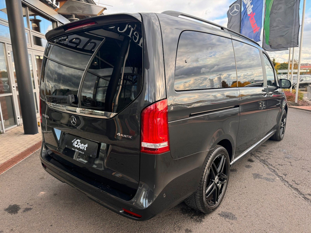 Mercedes-Benz V 300 d 4MATIC AVA ED AMG DISTR Stdh AHK2,5 PANO - Universālis: foto 4 Mercedes-Benz V 300 d 4MATIC AVA ED AMG DISTR Stdh AHK2,5 PANO - Universālis: foto 4