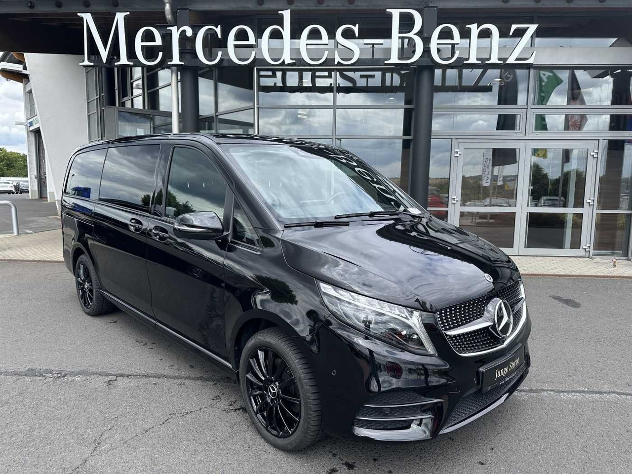 Mercedes-Benz V 300 d 4MATIC EXCLUSIVE AMG Panorama DISTRONIC - Vieglā automašīna: foto 1 Mercedes-Benz V 300 d 4MATIC EXCLUSIVE AMG Panorama DISTRONIC - Vieglā automašīna: foto 1