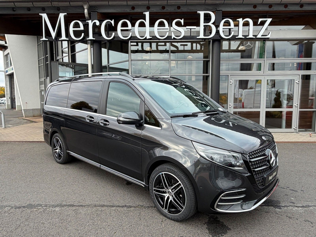 Mercedes-Benz V 300 d 4MATIC EXCLUSIVE AMG Panorama Standheiz - Universālis: foto 1 Mercedes-Benz V 300 d 4MATIC EXCLUSIVE AMG Panorama Standheiz - Universālis: foto 1