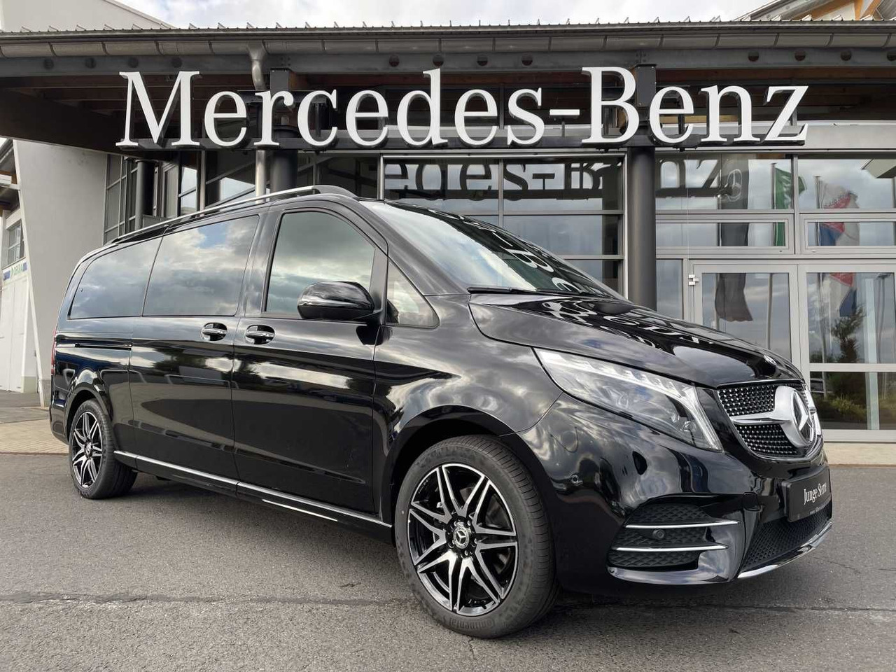 Mercedes-Benz V 300 d AVA 4MATIC AMG Kühlschrank AIRMATIC - Vieglā automašīna: foto 1 Mercedes-Benz V 300 d AVA 4MATIC AMG Kühlschrank AIRMATIC - Vieglā automašīna: foto 1