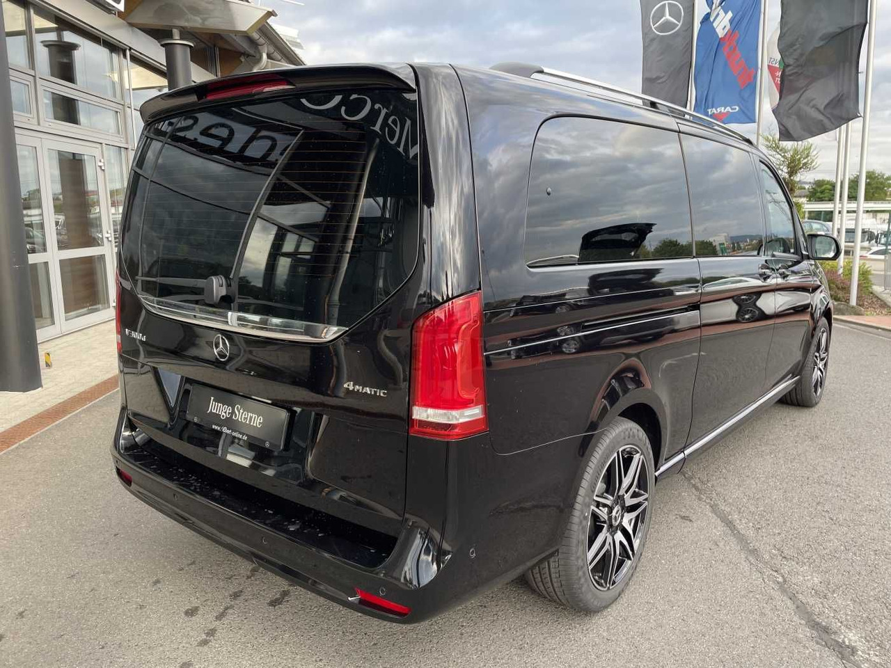 Mercedes-Benz V 300 d AVA 4MATIC AMG Kühlschrank AIRMATIC - Universālis: foto 4 Mercedes-Benz V 300 d AVA 4MATIC AMG Kühlschrank AIRMATIC - Universālis: foto 4