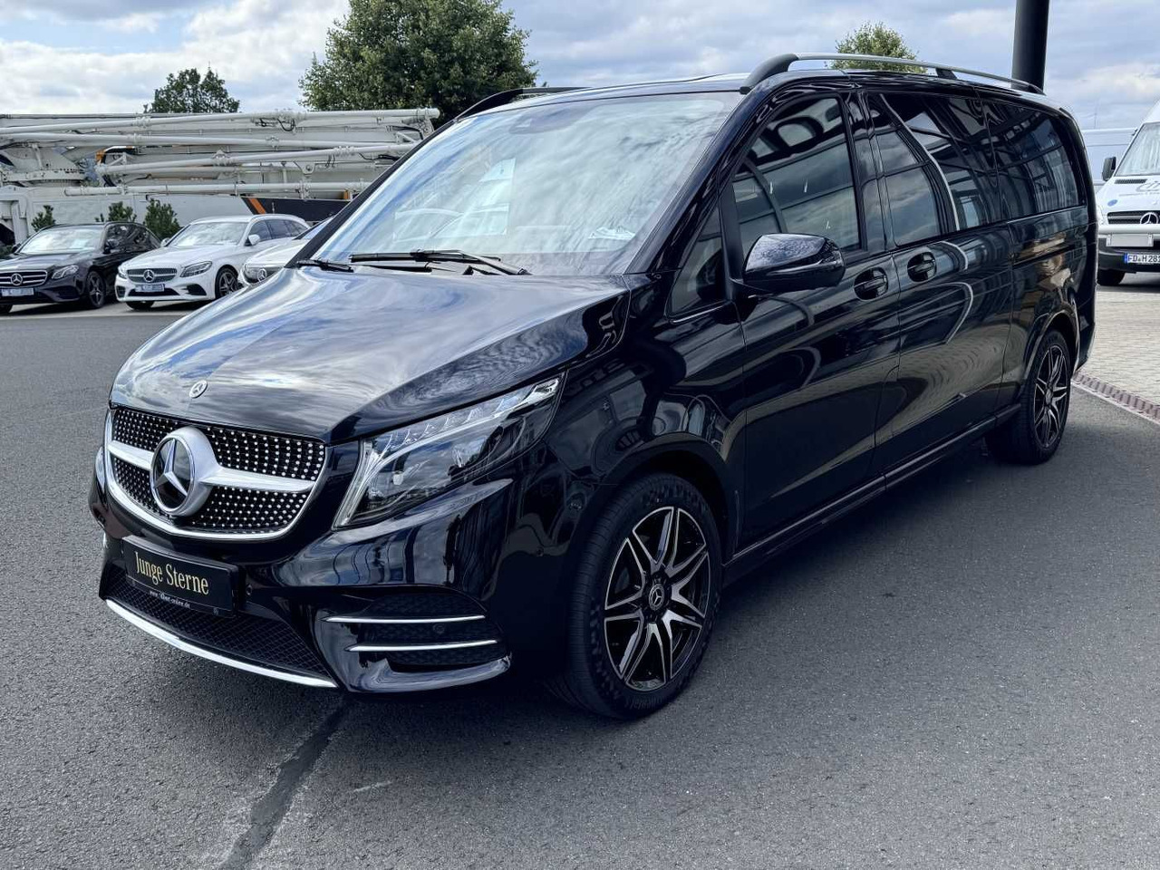 Mercedes-Benz V 300 d AVA AMG 4MATIC AIRMATIC Sitzklima el Tür - Vieglā automašīna: foto 3 Mercedes-Benz V 300 d AVA AMG 4MATIC AIRMATIC Sitzklima el Tür - Vieglā automašīna: foto 3