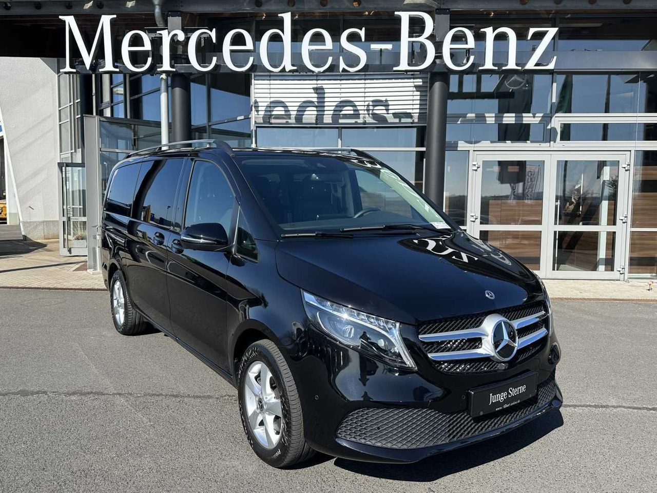 Mercedes-Benz V 300 d AVA ED 4MATIC AHK2,5to Standheiz 360Kam - Vieglā automašīna: foto 1 Mercedes-Benz V 300 d AVA ED 4MATIC AHK2,5to Standheiz 360Kam - Vieglā automašīna: foto 1