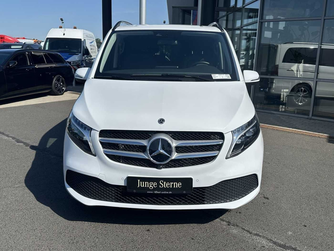 Mercedes-Benz V 300 d AVA ED 6Sitze Burmester 360Kamera el Tür - Vieglā automašīna: foto 2 Mercedes-Benz V 300 d AVA ED 6Sitze Burmester 360Kamera el Tür - Vieglā automašīna: foto 2