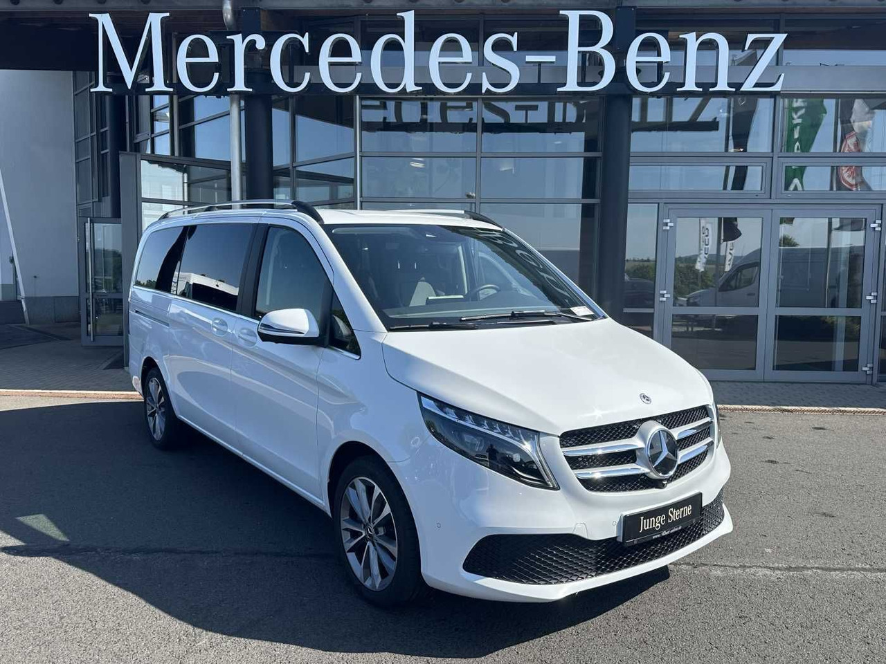 Mercedes-Benz V 300 d AVA ED 6Sitze Burmester 360Kamera el Tür - Vieglā automašīna: foto 1 Mercedes-Benz V 300 d AVA ED 6Sitze Burmester 360Kamera el Tür - Vieglā automašīna: foto 1
