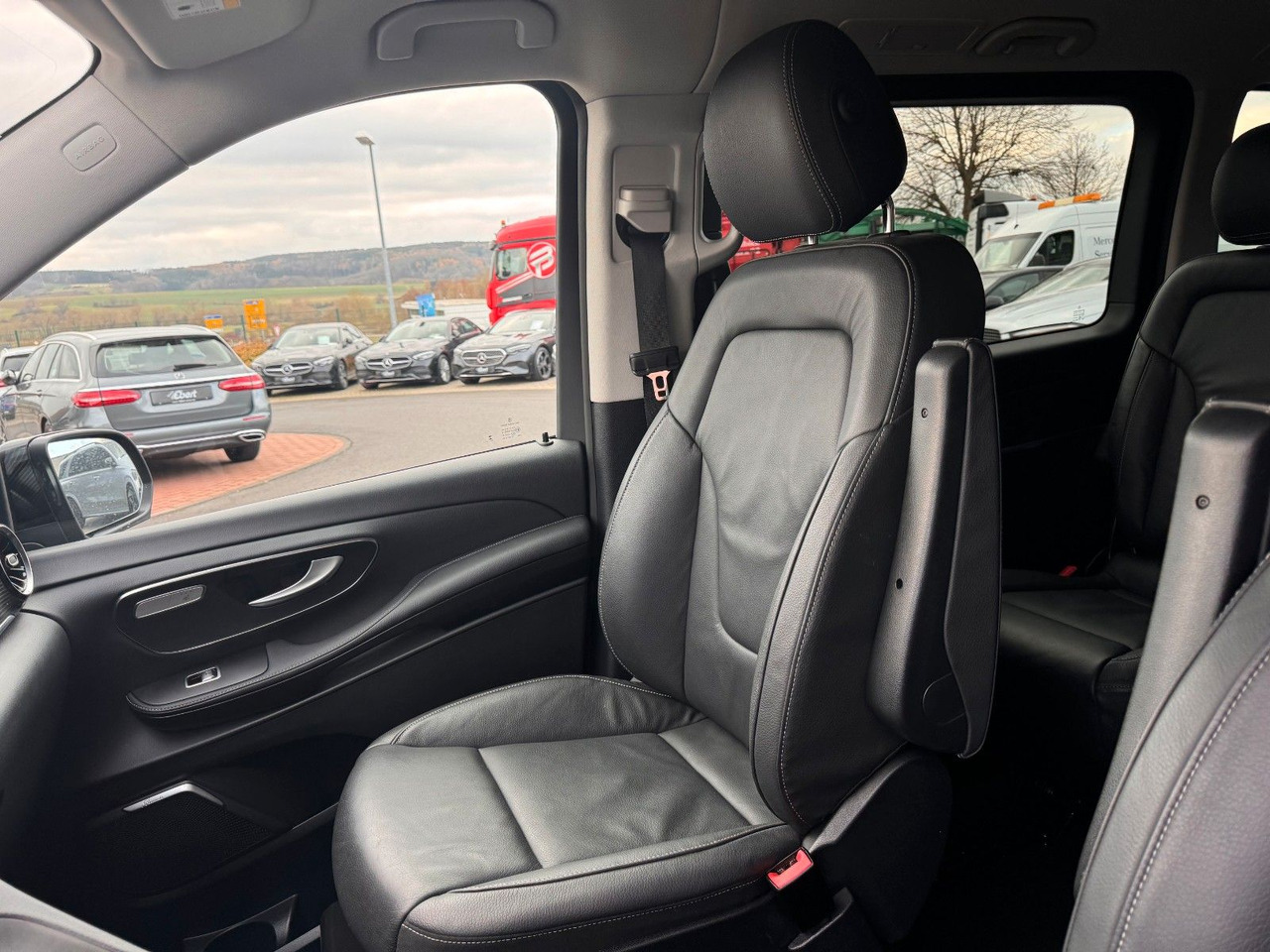 Universālis Mercedes-Benz V 300 d AVA Extralang 4MATIC AHK Stdh DISTRONIC: foto 10 Universālis Mercedes-Benz V 300 d AVA Extralang 4MATIC AHK Stdh DISTRONIC: foto 10