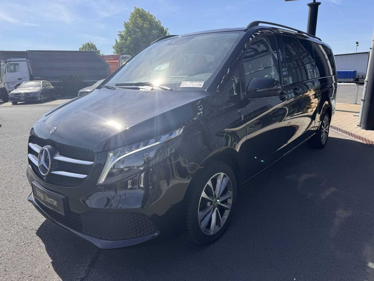 Mercedes-Benz V 300 d AVA Extralang AIRMATIC Standheiz 360Kam - Vieglā automašīna: foto 3 Mercedes-Benz V 300 d AVA Extralang AIRMATIC Standheiz 360Kam - Vieglā automašīna: foto 3