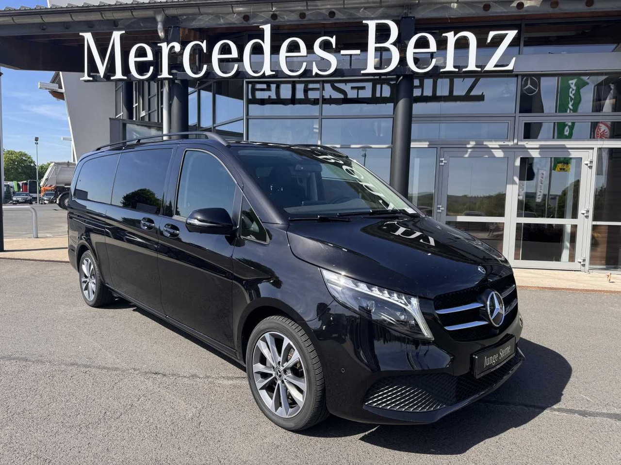 Mercedes-Benz V 300 d AVA Extralang AIRMATIC Standheiz 360Kam - Vieglā automašīna: foto 1 Mercedes-Benz V 300 d AVA Extralang AIRMATIC Standheiz 360Kam - Vieglā automašīna: foto 1