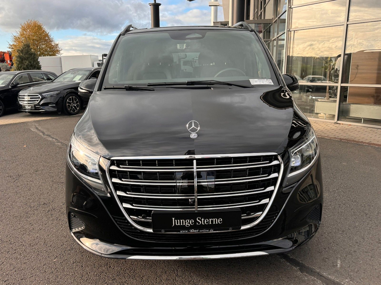 Mercedes-Benz V 300 d EXCLUSIVE AIRMATIC AHK2,5 Standheiz - Pasažieru furgons: foto 2 Mercedes-Benz V 300 d EXCLUSIVE AIRMATIC AHK2,5 Standheiz - Pasažieru furgons: foto 2