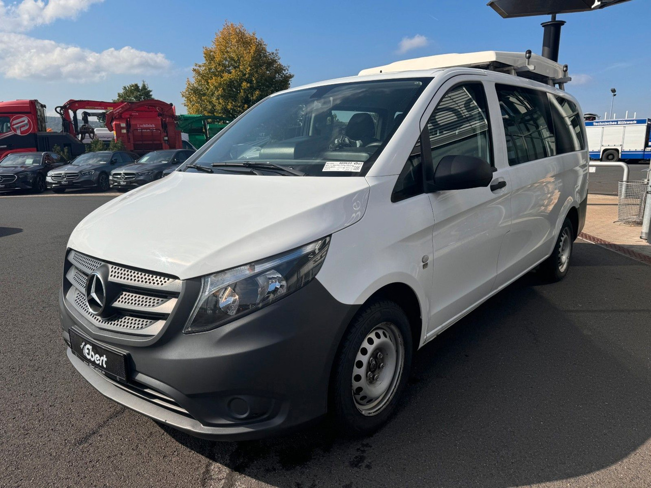 Mercedes-Benz Vito 111 CDI Tourer Begleitfahrzeug BF3+ / WVZ - Mazs furgons: foto 3 Mercedes-Benz Vito 111 CDI Tourer Begleitfahrzeug BF3+ / WVZ - Mazs furgons: foto 3