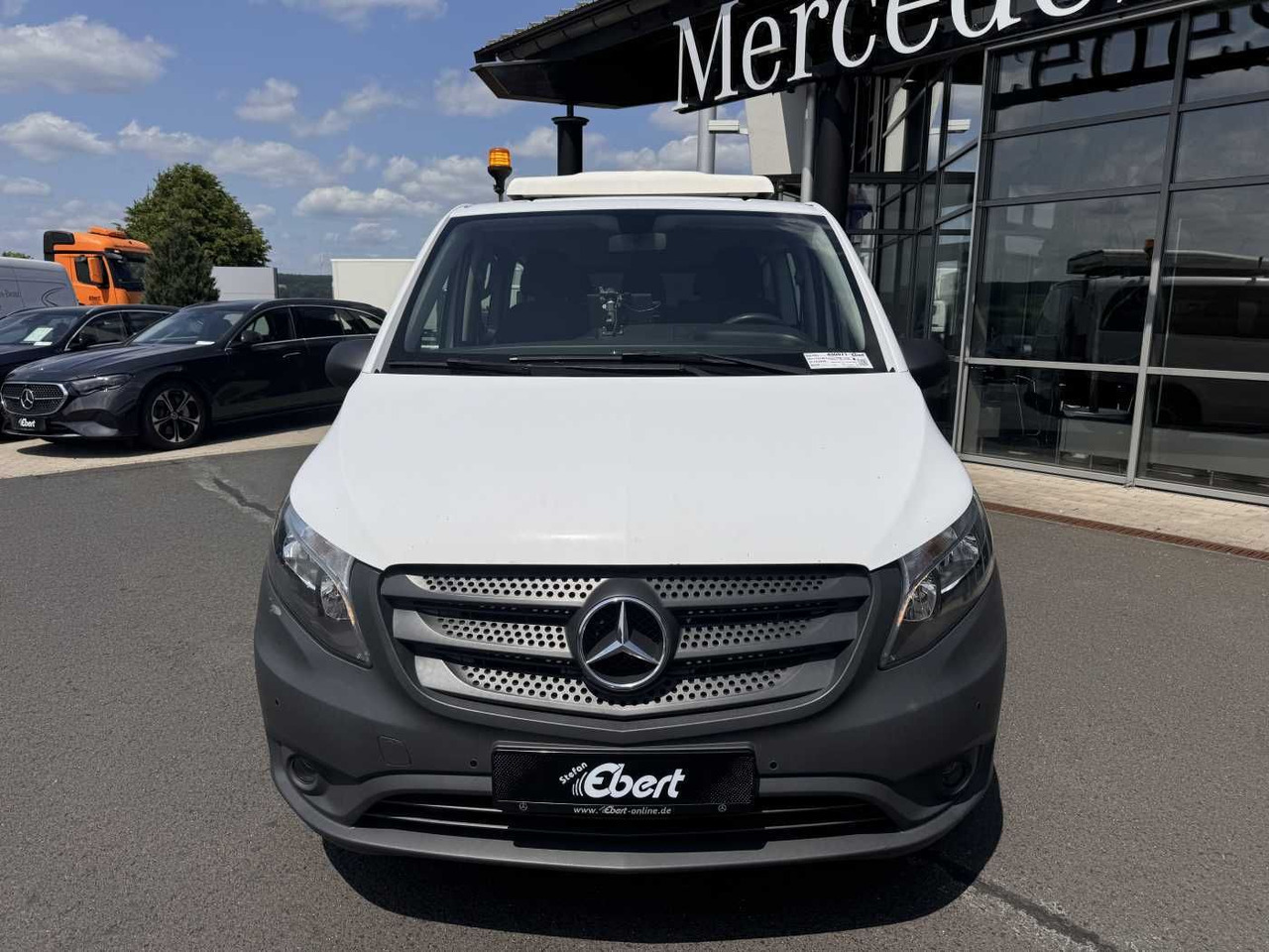 Mercedes-Benz Vito 114 CDI Tourer Begleitfahrzeug BF3+ / WVZ - Mazs furgons: foto 4 Mercedes-Benz Vito 114 CDI Tourer Begleitfahrzeug BF3+ / WVZ - Mazs furgons: foto 4