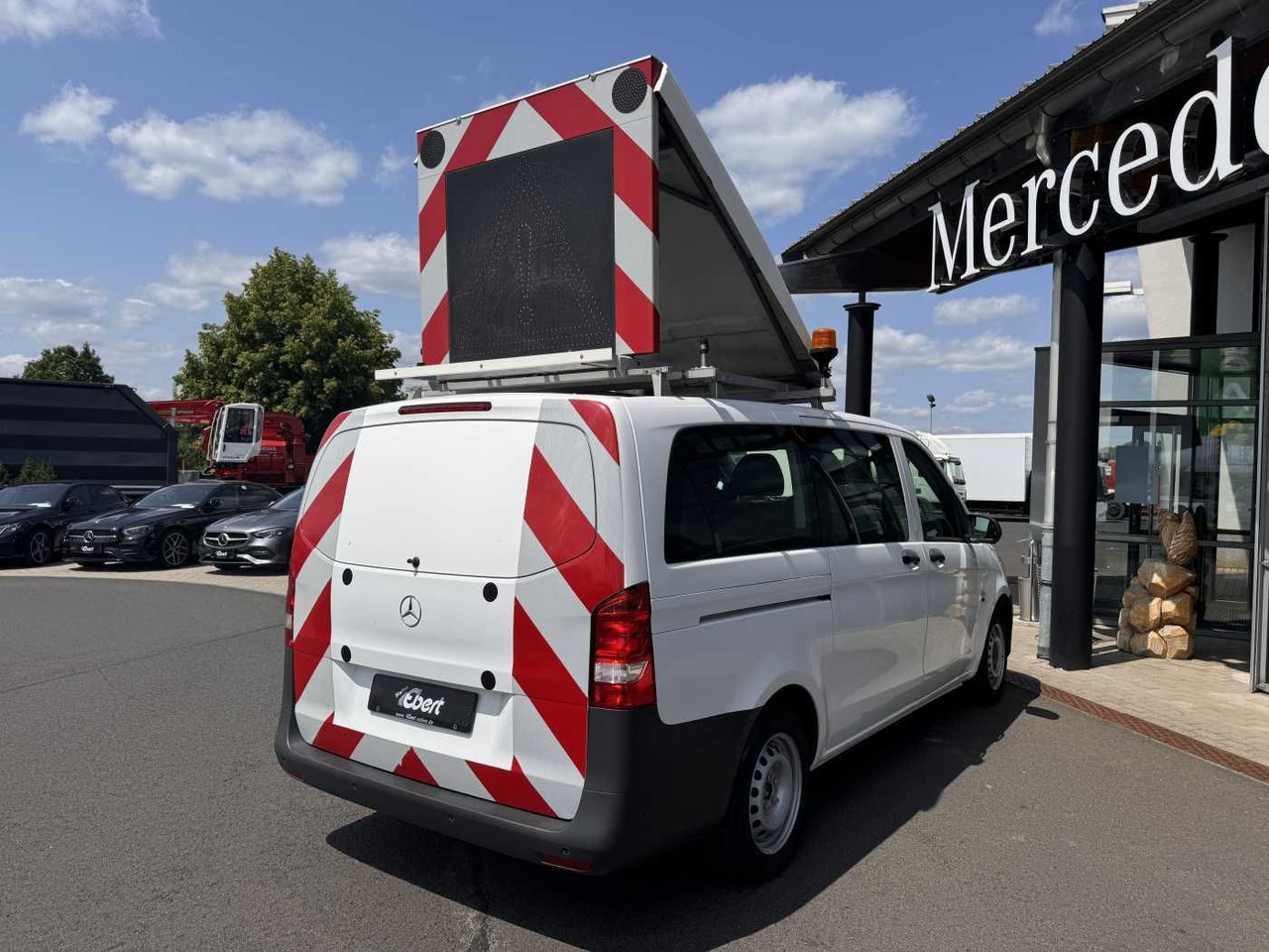 Mercedes-Benz Vito 114 CDI Tourer Begleitfahrzeug BF3+ / WVZ - Mazs furgons: foto 5 Mercedes-Benz Vito 114 CDI Tourer Begleitfahrzeug BF3+ / WVZ - Mazs furgons: foto 5