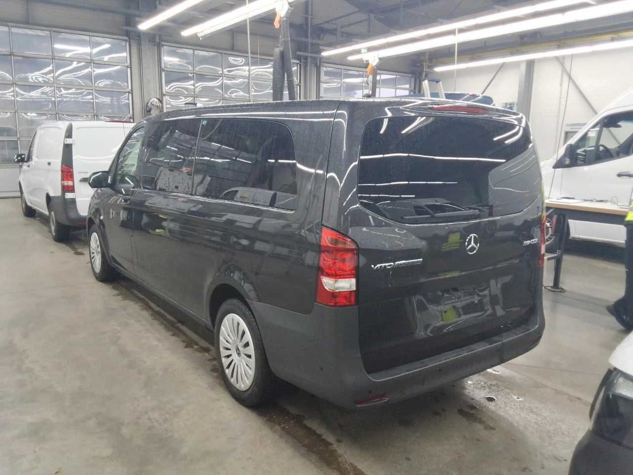 Mercedes-Benz Vito 116 CDI Tourer 2xKlima AHK Kamera Audio40 - Vieglā automašīna: foto 4 Mercedes-Benz Vito 116 CDI Tourer 2xKlima AHK Kamera Audio40 - Vieglā automašīna: foto 4