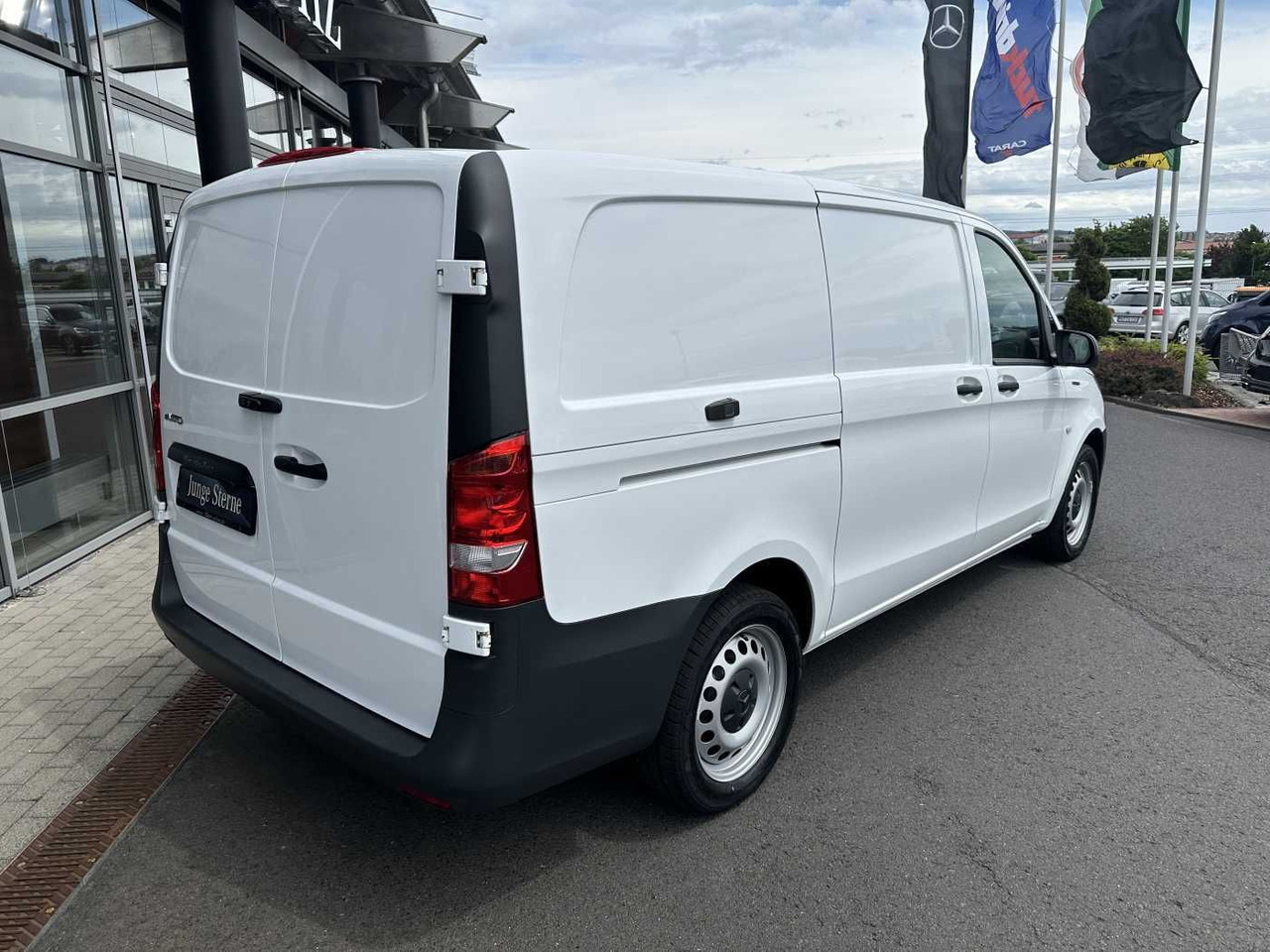 Mercedes-Benz eVito 112 Klima Kamera Navi SHZ Tempomat - Mazs furgons, Elektriskais furgons: foto 4 Mercedes-Benz eVito 112 Klima Kamera Navi SHZ Tempomat - Mazs furgons, Elektriskais furgons: foto 4