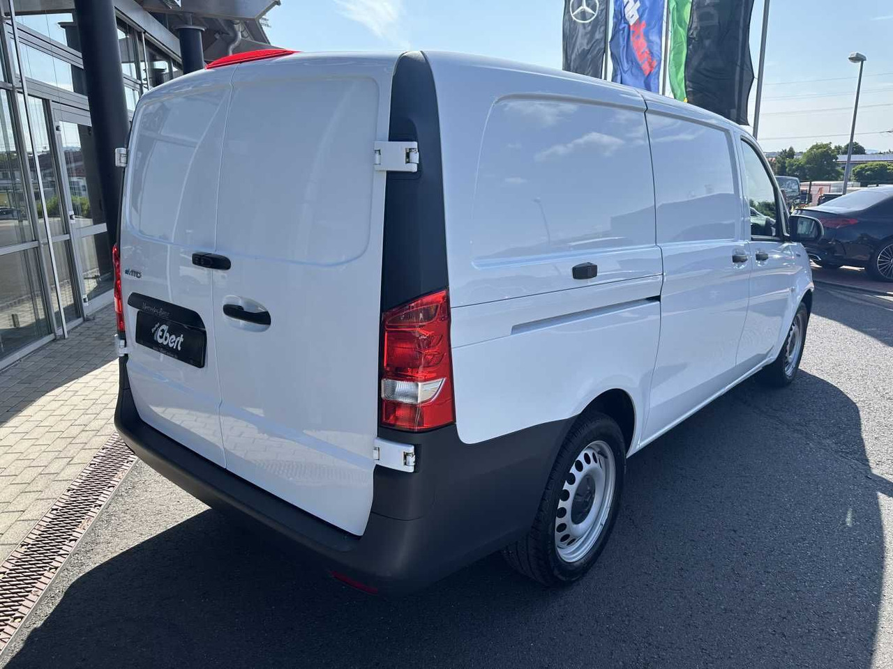 Mercedes-Benz eVito 112 Klima Kamera Navi SHZ Tempomat - Mazs furgons, Elektriskais furgons: foto 4 Mercedes-Benz eVito 112 Klima Kamera Navi SHZ Tempomat - Mazs furgons, Elektriskais furgons: foto 4