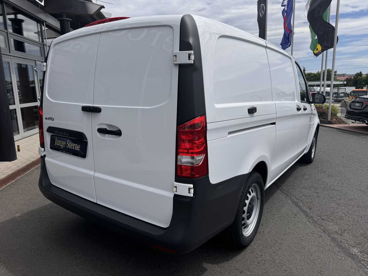 Mercedes-Benz eVito 112 Klima Kamera Navi SHZ Tempomat - Mazs furgons, Elektriskais furgons: foto 4 Mercedes-Benz eVito 112 Klima Kamera Navi SHZ Tempomat - Mazs furgons, Elektriskais furgons: foto 4