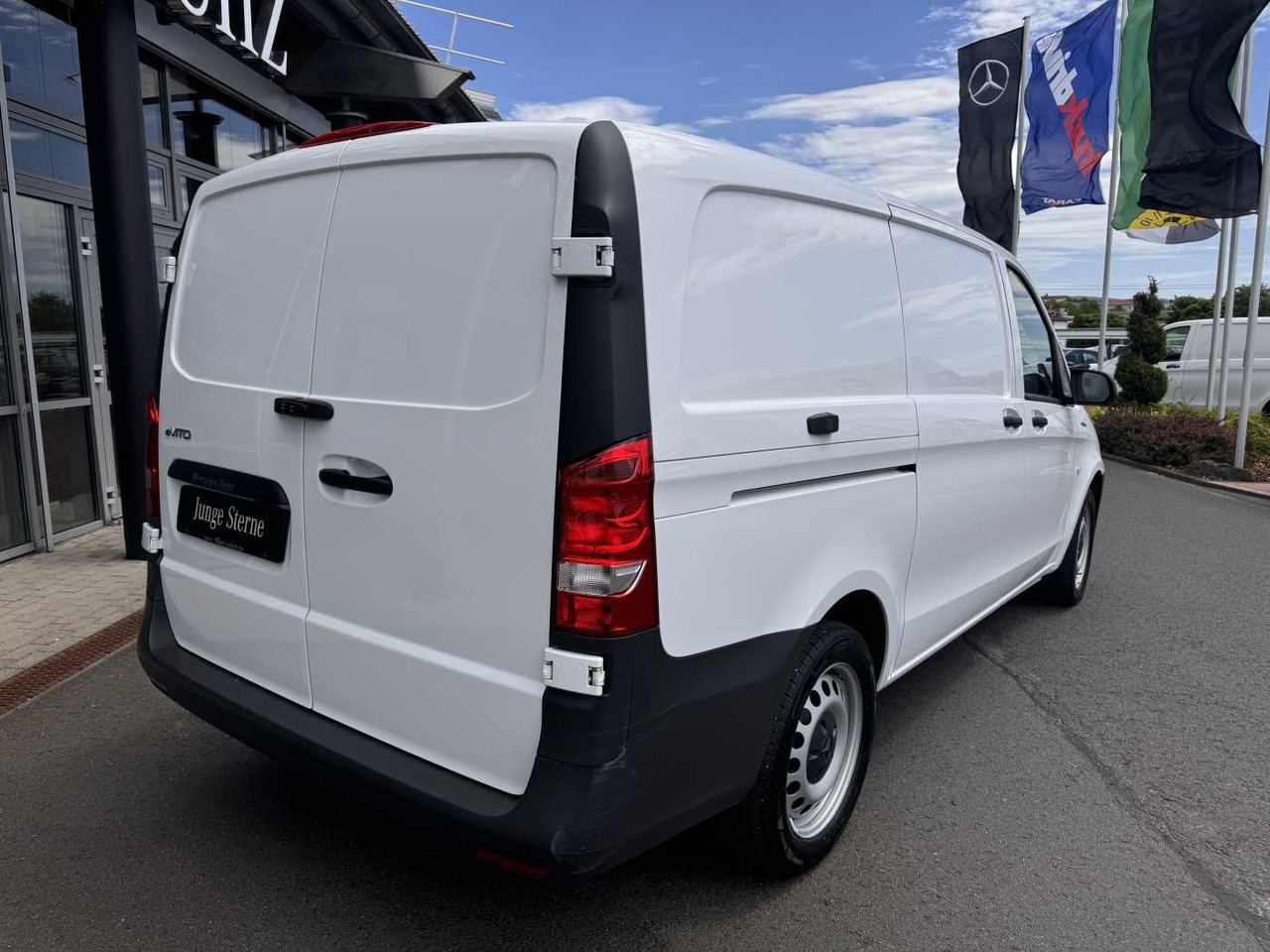 Mercedes-Benz eVito 112 Klima Kamera Navi SHZ Tempomat - Mazs furgons, Elektriskais furgons: foto 4 Mercedes-Benz eVito 112 Klima Kamera Navi SHZ Tempomat - Mazs furgons, Elektriskais furgons: foto 4
