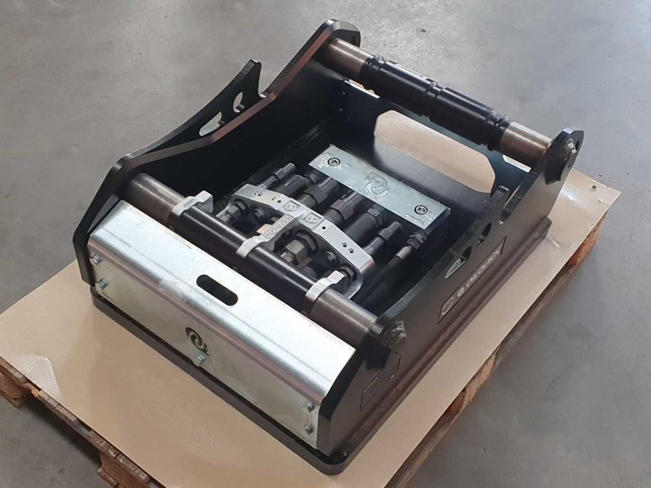 OilQuick OQ70/55 Adapterplatte für Westtech NEU - Ātrā sakabe: foto 4 OilQuick OQ70/55 Adapterplatte für Westtech NEU - Ātrā sakabe: foto 4