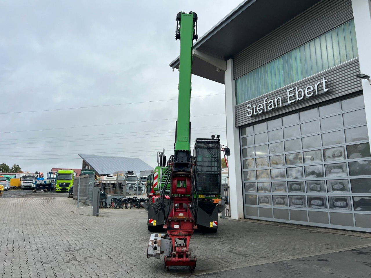 Sennebogen 718 / inkl. Vosch Fällzange / nur 1.965h! - Riteņu ekskavators: foto 4 Sennebogen 718 / inkl. Vosch Fällzange / nur 1.965h! - Riteņu ekskavators: foto 4