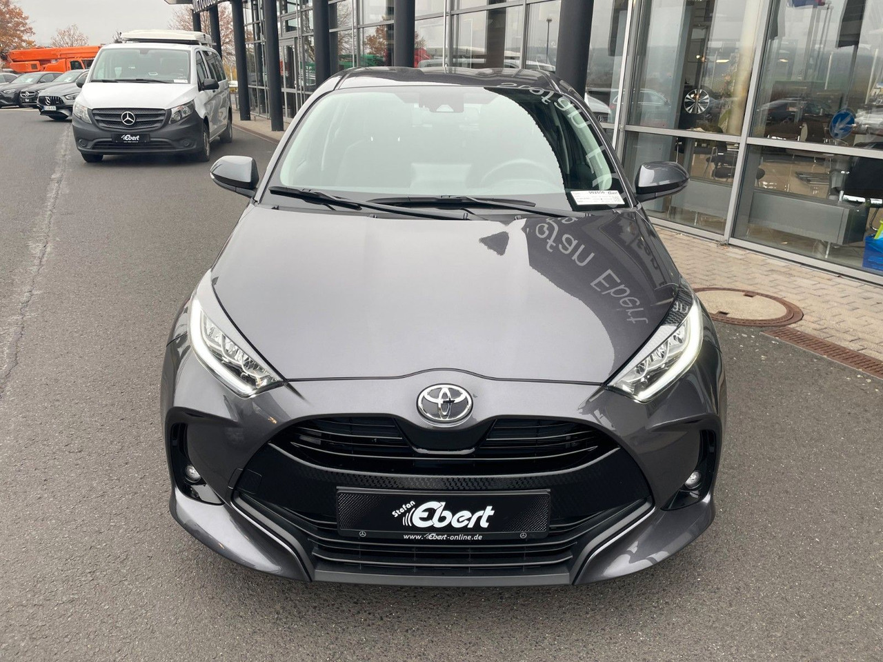 Toyota Yaris 1.5 VVT-iE Aut. Team D AHK+R-Kamera+SHZ - Vieglā automašīna: foto 2 Toyota Yaris 1.5 VVT-iE Aut. Team D AHK+R-Kamera+SHZ - Vieglā automašīna: foto 2